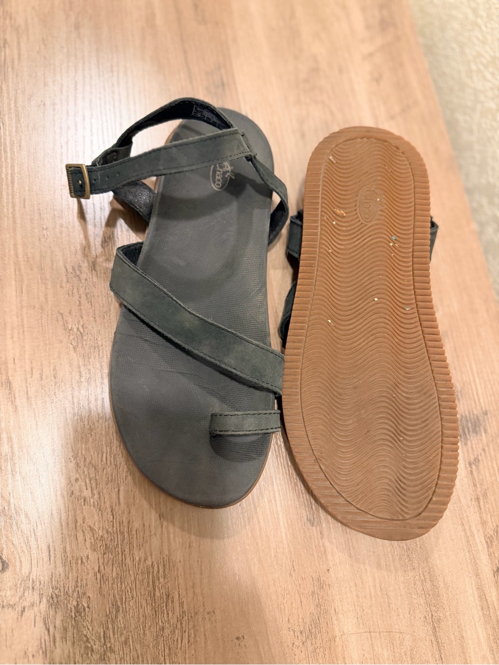 Chaco Tulip Black Strappy Toe-Loop Sandals with Buckle size 9 - Picture 3 of 6